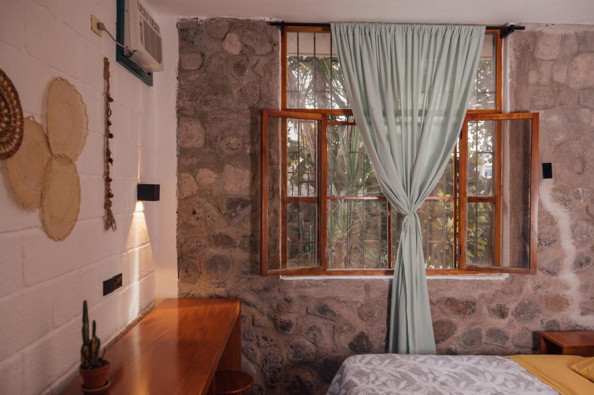 Hostal Pimampiro Пуерто-Бакерісо-Морено Екстер'єр фото